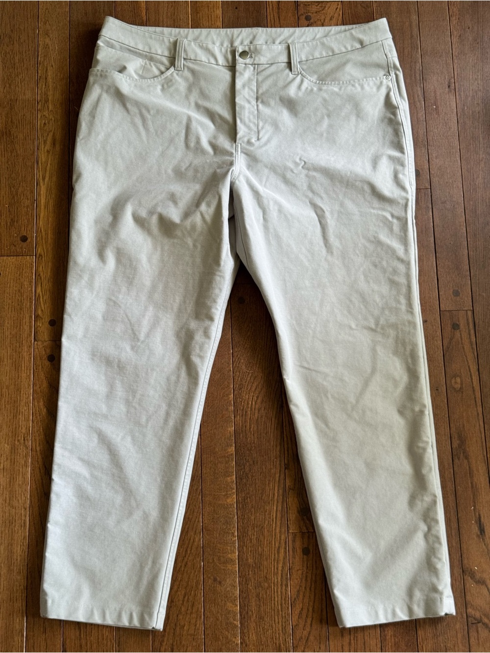 LULULEMON ABC Classic Fit 5-pocket Utilitech Chino Pants - Beige - Men’s size 40